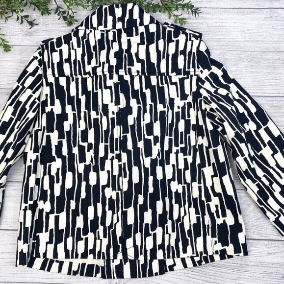 Michael Kors  Abstract Print Six Button Blazer Black & White Size Medium NWOT - Picture 7 of 12